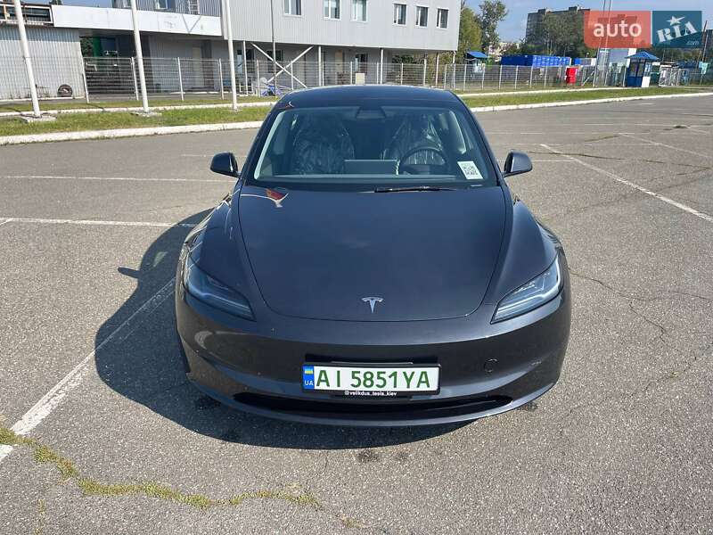 Седан Tesla Model 3 2024 в Киеве
