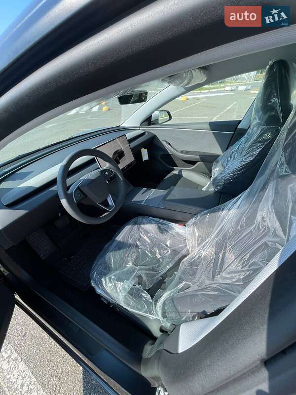 Седан Tesla Model 3 2024 в Киеве