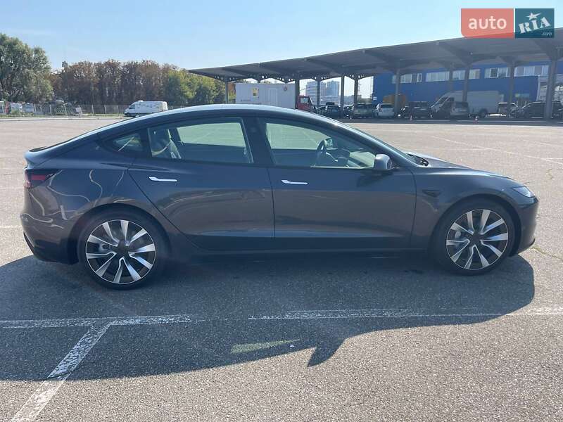 Седан Tesla Model 3 2024 в Киеве