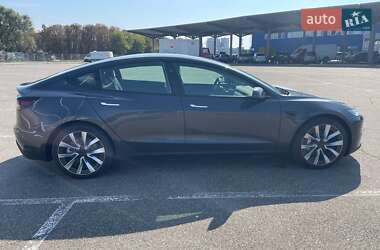 Седан Tesla Model 3 2024 в 