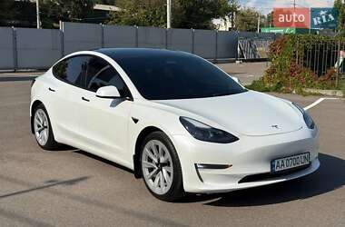 Седан Tesla Model 3 2022 в Киеве