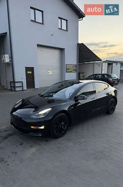 Седан Tesla Model 3 2021 в 