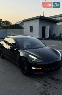 Седан Tesla Model 3 2021 в 
