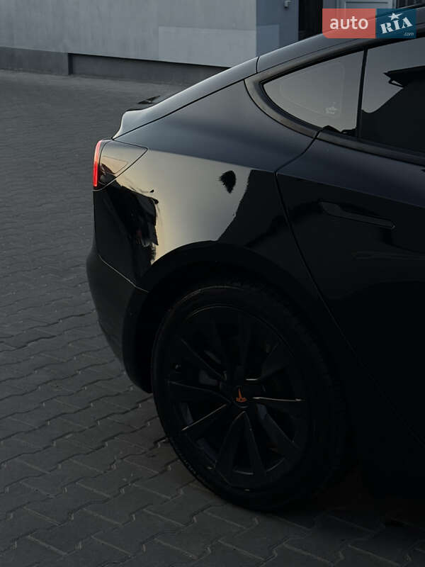 Седан Tesla Model 3 2021 в Луцке
