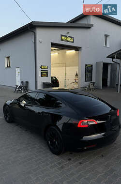 Седан Tesla Model 3 2021 в 