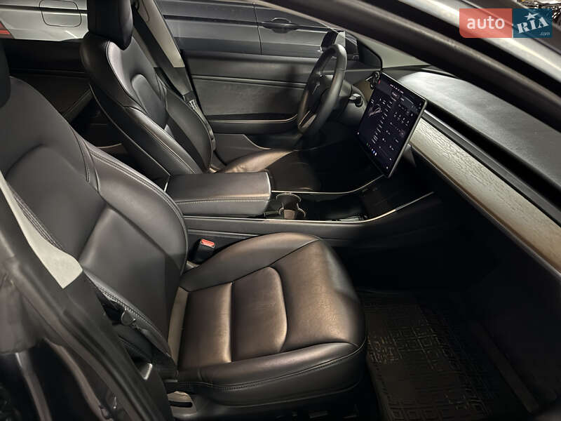 Седан Tesla Model 3 2019 в Полтаве