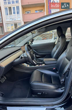 Седан Tesla Model 3 2019 в 