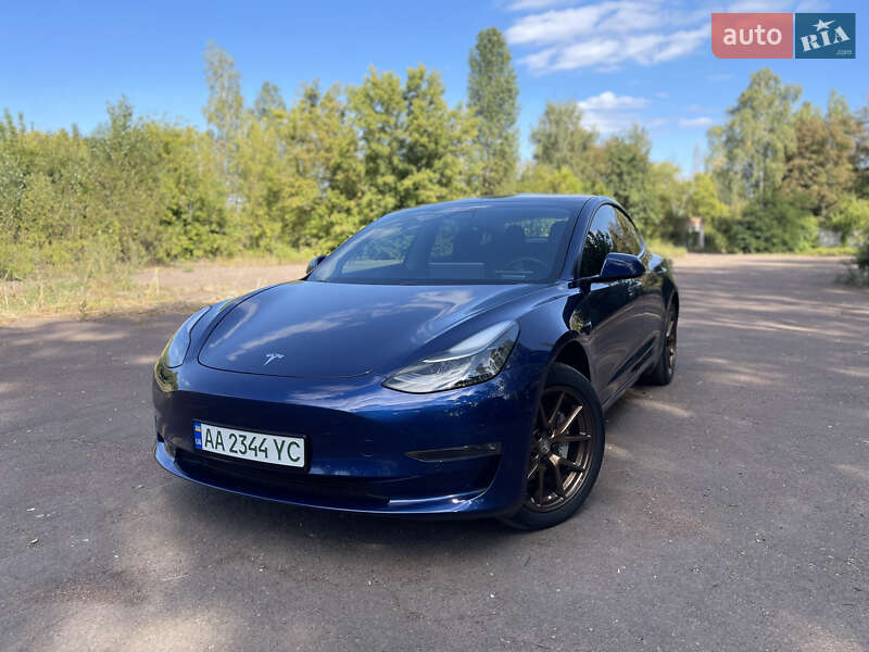 Tesla Model 3 2021