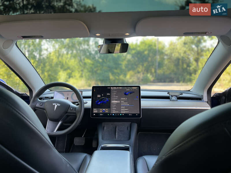 Седан Tesla Model 3 2021 в Києві