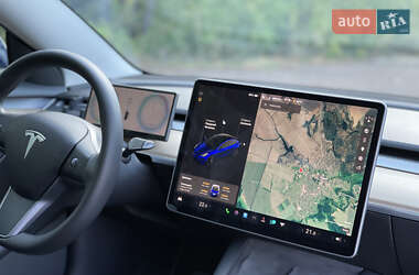 Седан Tesla Model 3 2021 в Киеве