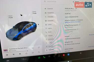 Седан Tesla Model 3 2018 в 