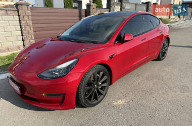 Седан Tesla Model 3 2022 в 
