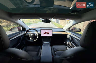 Седан Tesla Model 3 2022 в 
