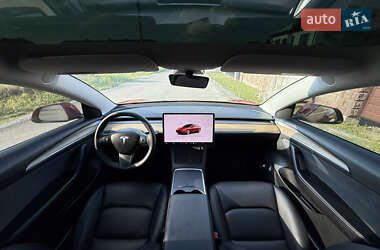 Седан Tesla Model 3 2022 в 