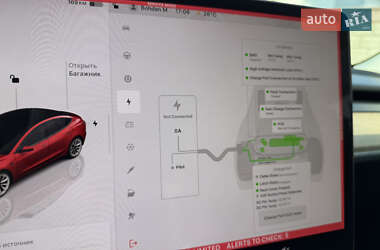 Седан Tesla Model 3 2022 в 