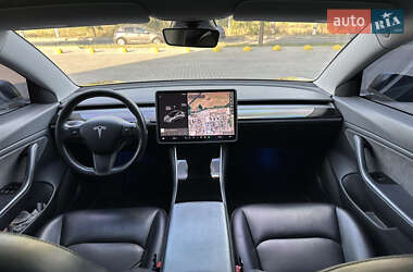 Седан Tesla Model 3 2018 в 