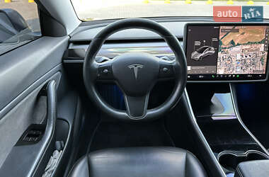 Седан Tesla Model 3 2018 в 