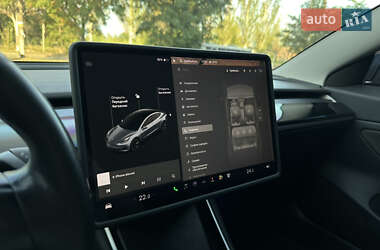 Седан Tesla Model 3 2018 в 