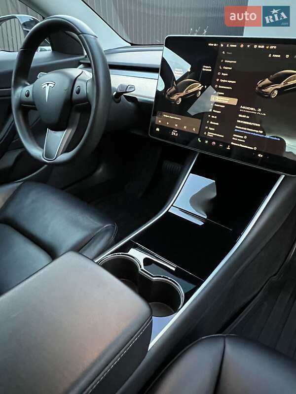 Седан Tesla Model 3 2020 в Києві