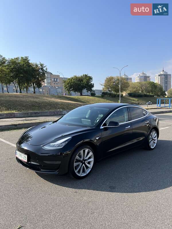 Седан Tesla Model 3 2020 в Києві