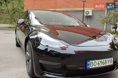 Седан Tesla Model 3 2022 в Тернополе