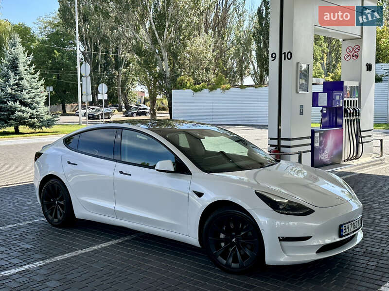 Седан Tesla Model 3 2021 в Одессе