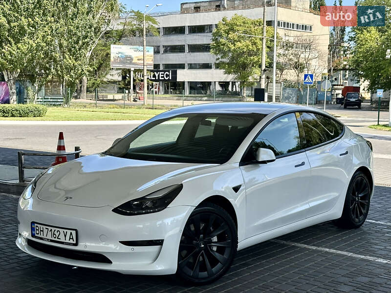 Седан Tesla Model 3 2021 в Одессе