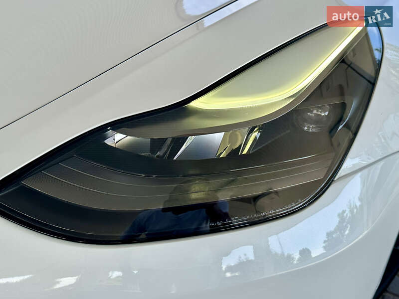 Седан Tesla Model 3 2021 в Одессе