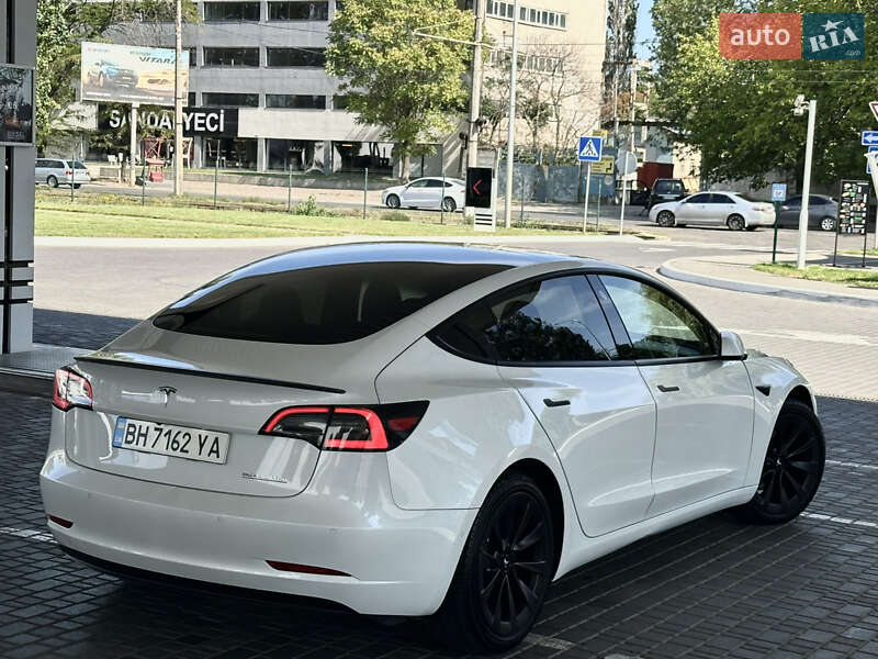 Седан Tesla Model 3 2021 в Одессе