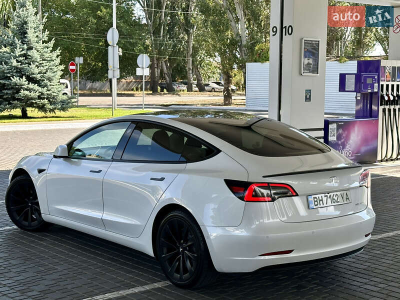 Седан Tesla Model 3 2021 в Одессе