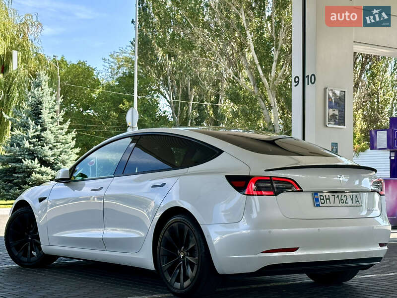 Седан Tesla Model 3 2021 в Одессе