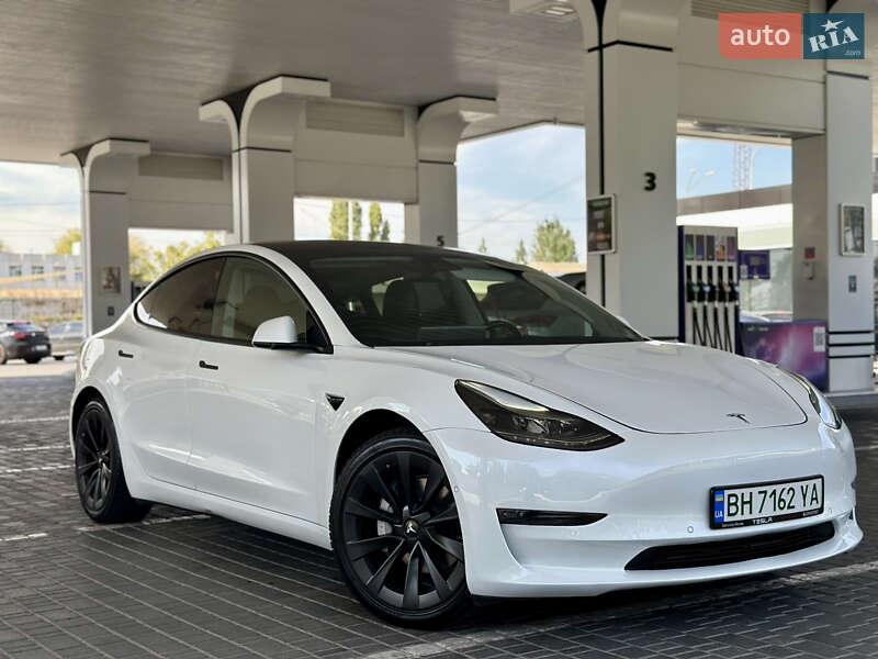 Седан Tesla Model 3 2021 в Одессе