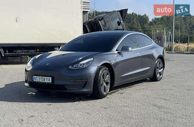 Седан Tesla Model 3 2020 в 