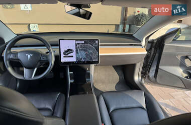 Седан Tesla Model 3 2020 в 