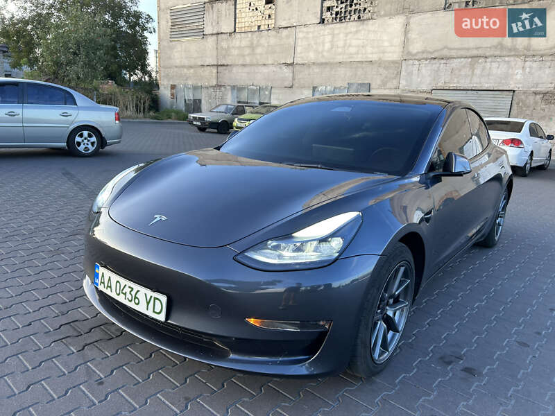 Tesla Model 3 2022