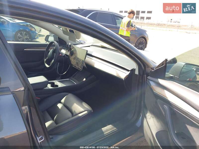Седан Tesla Model 3 2022 в Києві