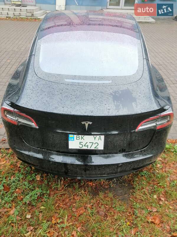 Седан Tesla Model 3 2018 в Рівному