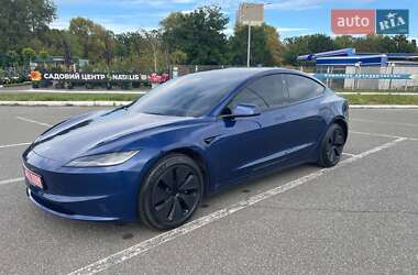 Седан Tesla Model 3 2024 в 
