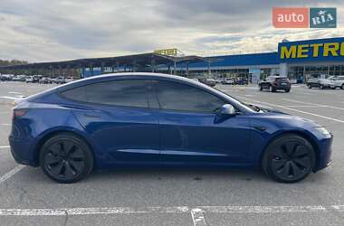 Седан Tesla Model 3 2024 в 