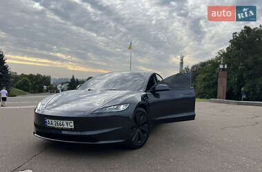 Седан Tesla Model 3 2024 в Киеве