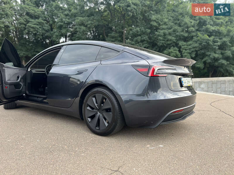 Седан Tesla Model 3 2024 в Києві