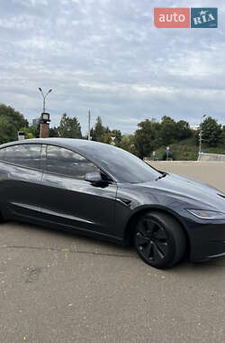 Седан Tesla Model 3 2024 в 