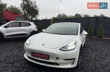 Седан Tesla Model 3 2019 в 