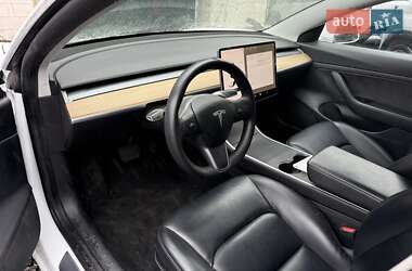 Седан Tesla Model 3 2019 в 