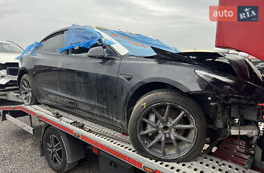 Седан Tesla Model 3 2020 в 