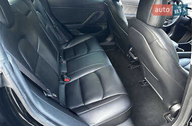 Седан Tesla Model 3 2020 в 