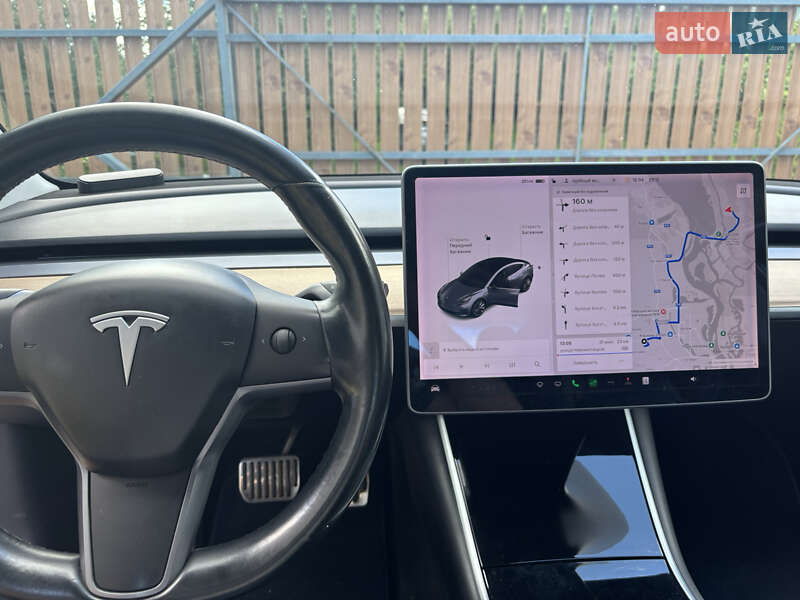 Седан Tesla Model 3 2018 в Києві
