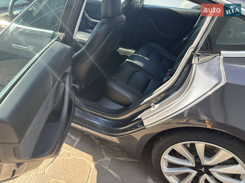Седан Tesla Model 3 2018 в Києві