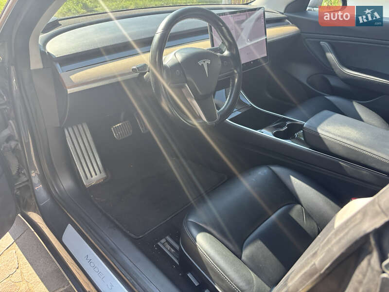 Седан Tesla Model 3 2018 в Києві