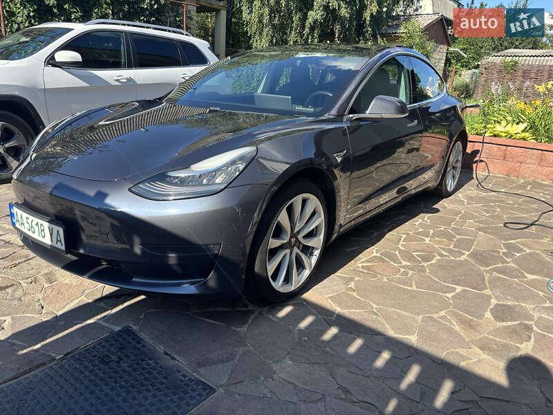 Tesla Model 3 2018